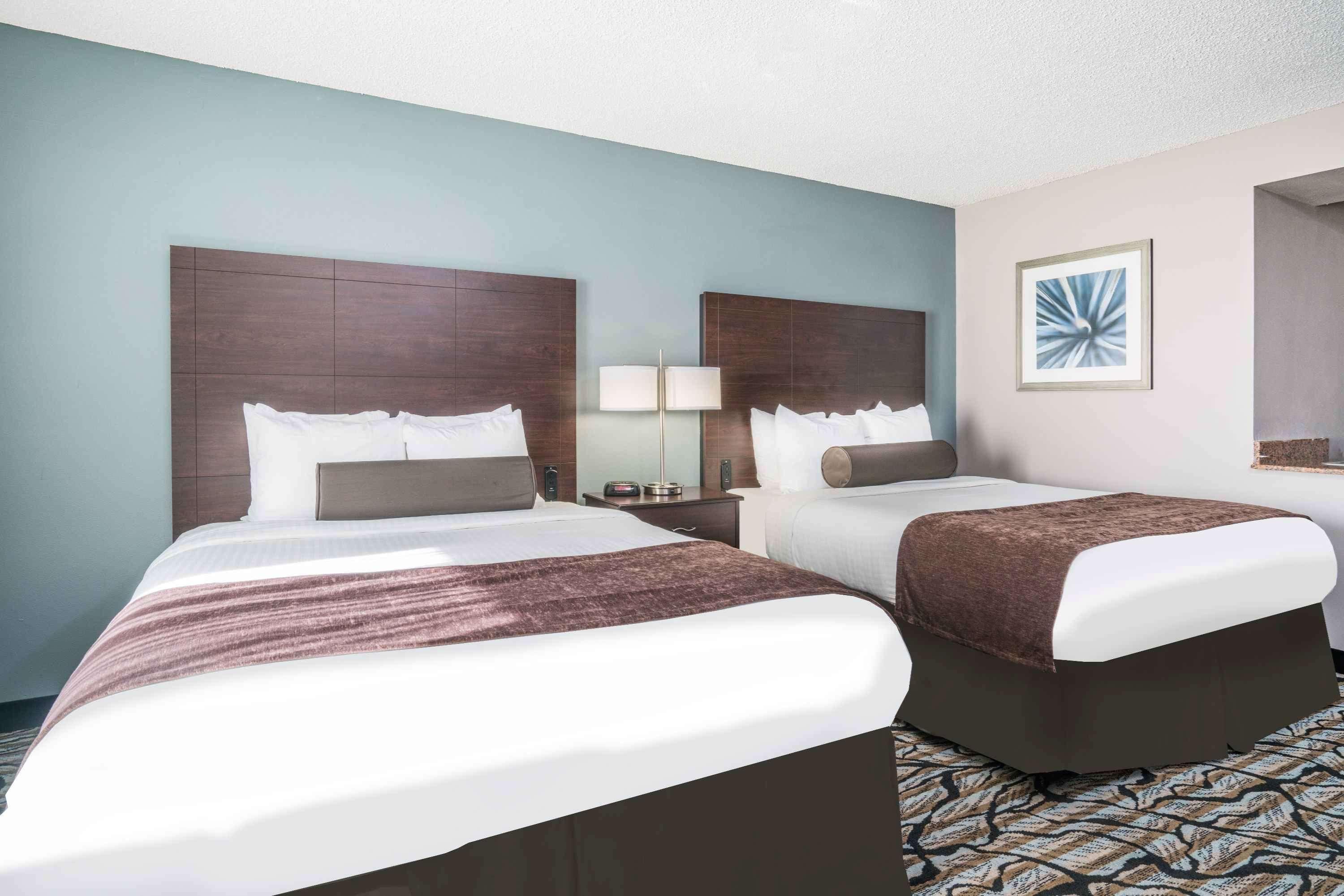 Days Inn & Suites By Wyndham Уосо Экстерьер фото