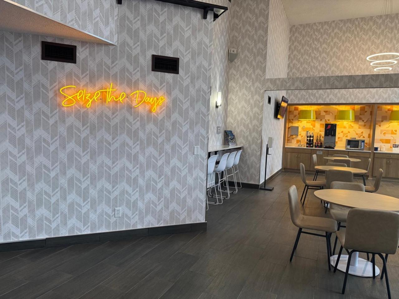 Days Inn & Suites By Wyndham Уосо Экстерьер фото