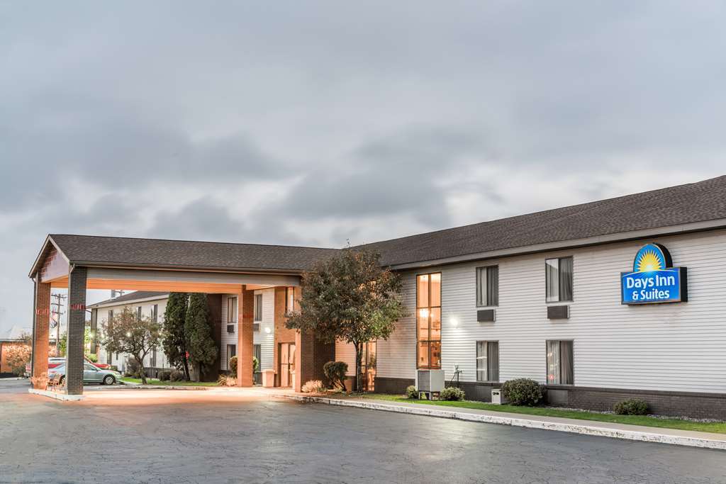 Days Inn & Suites By Wyndham Уосо Экстерьер фото
